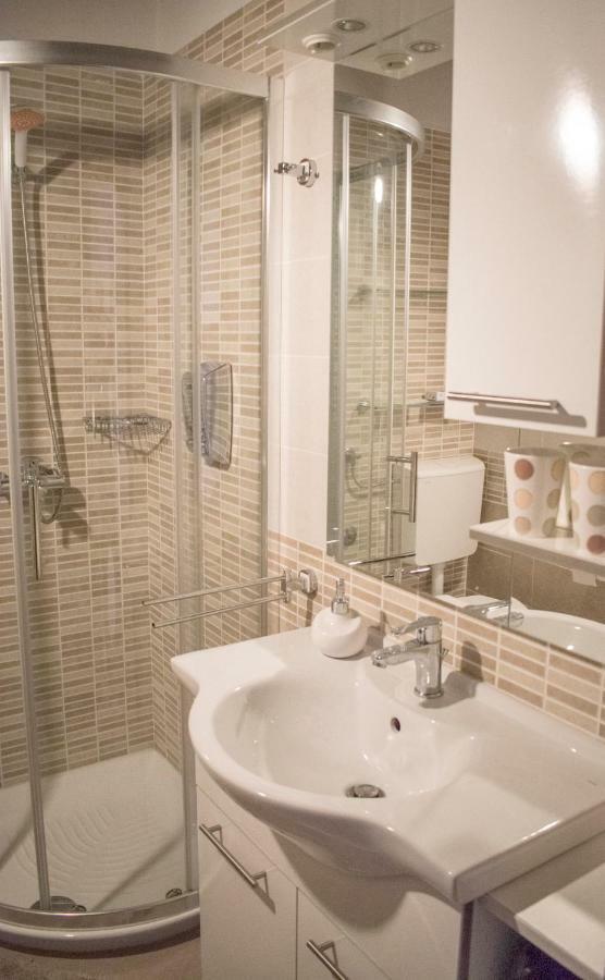 Romantic Studios 罗维尼 外观 照片